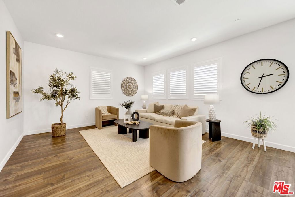 17028 Zion, Santa Clarita, CA 91387