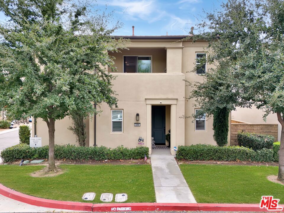 21990 Moveo Drive, Santa Clarita, CA 91350