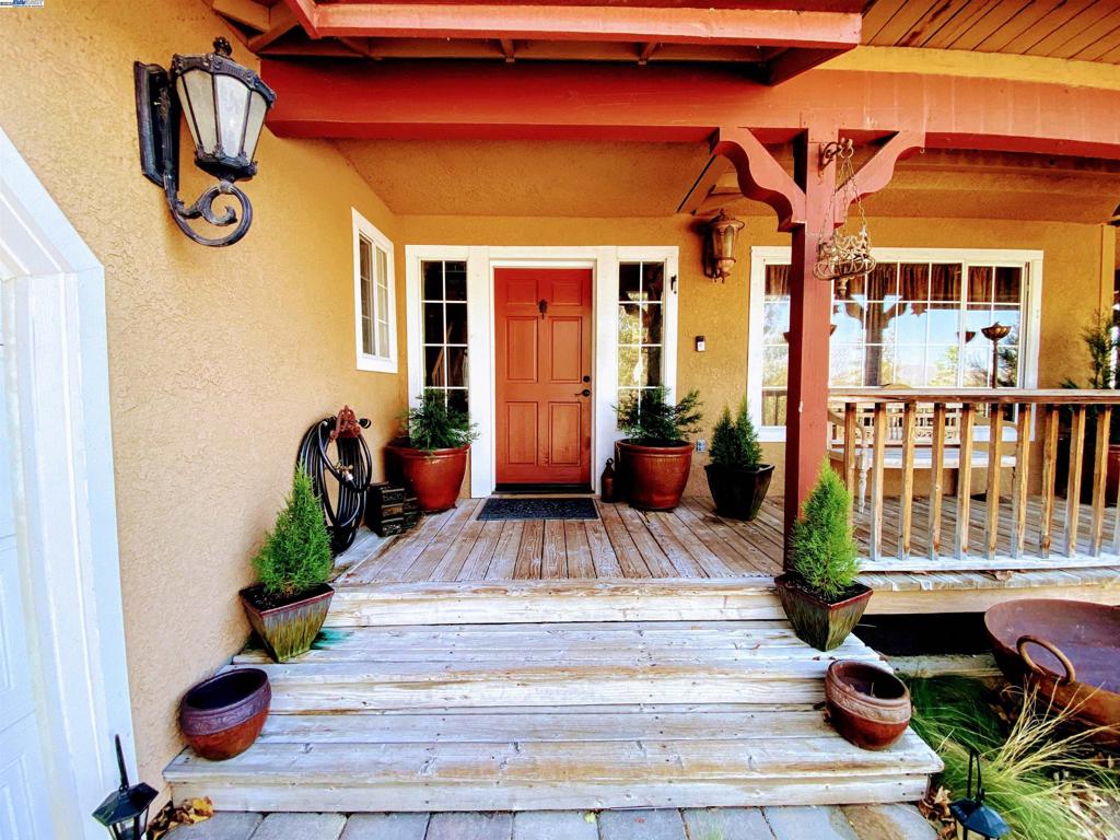 31733 Lake Meadow Rd