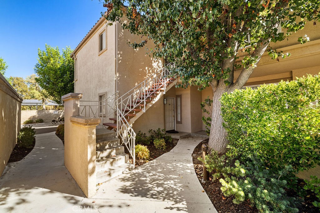 23807 Del Monte Drive, Valencia, CA 91355