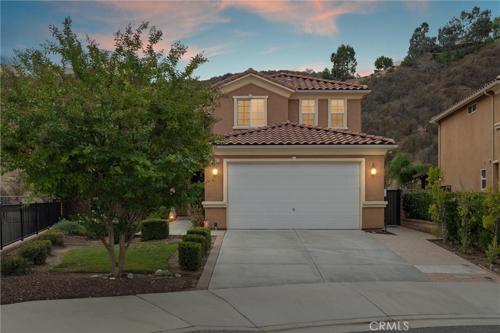 19802 Holly Drive, Saugus, CA 91350