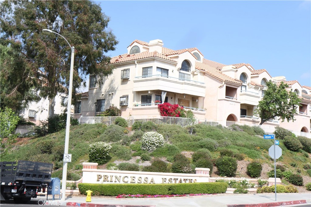 18123 Erik, Canyon Country, CA 91387