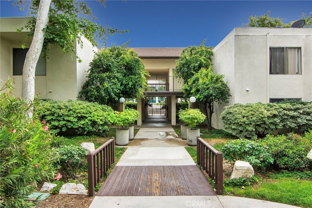 23515 Lyons Avenue, Valencia, CA 91355