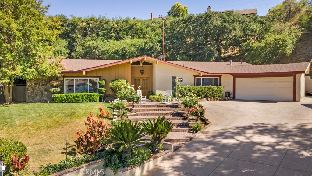 23714 Lawnside Drive, Newhall, CA 91321