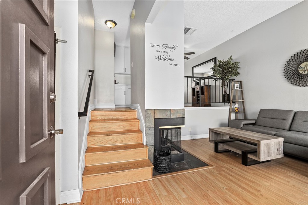 27614 Nugget Drive, Canyon Country, CA 91387