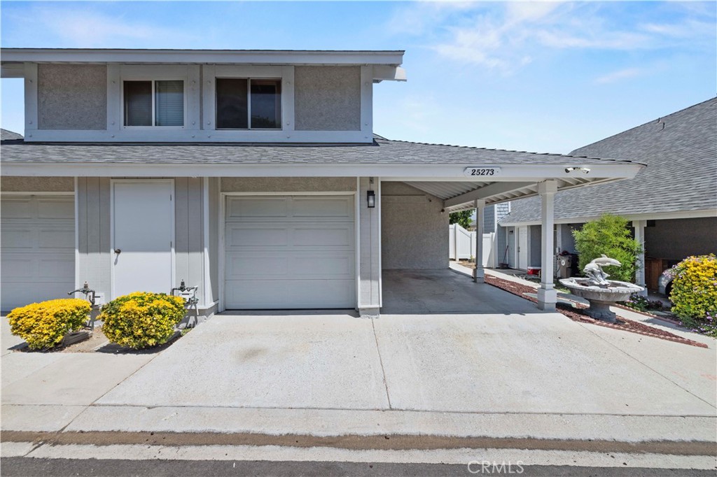 25273 Avenida Dorena, Newhall, CA 91321