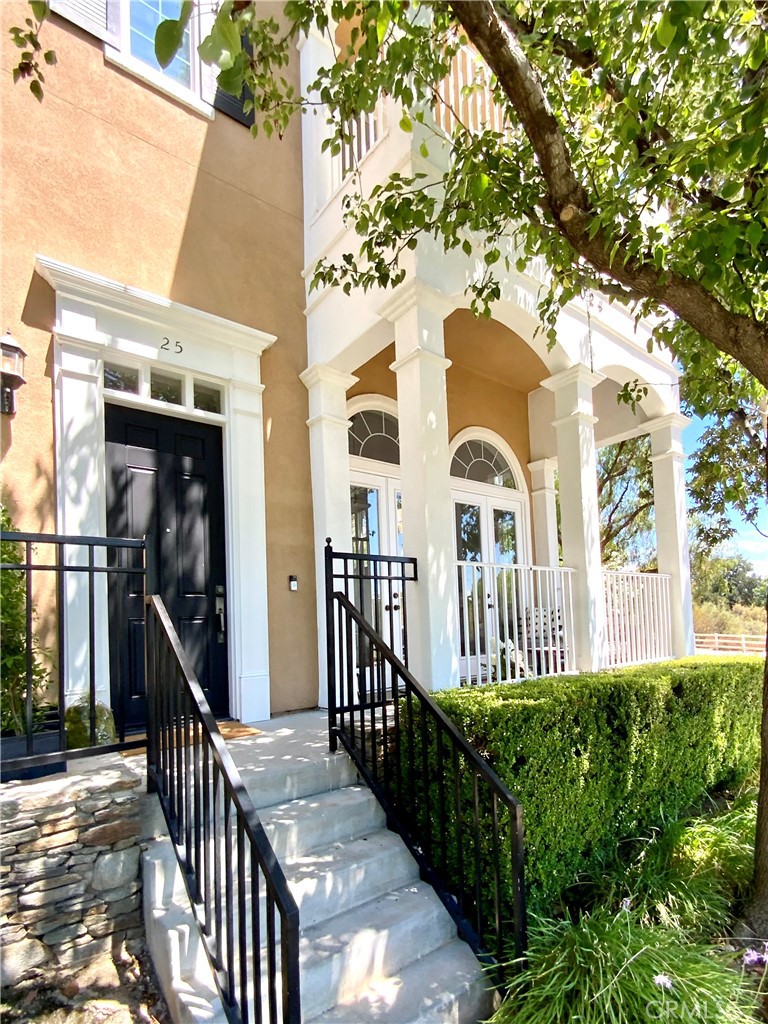 24024 Bridgeport Lane, Valencia, CA 91355