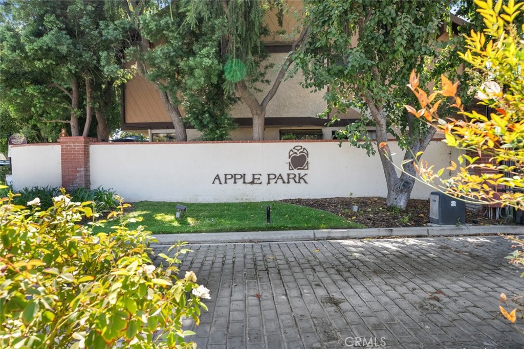 24843 Apple Street B, Newhall, CA 91321