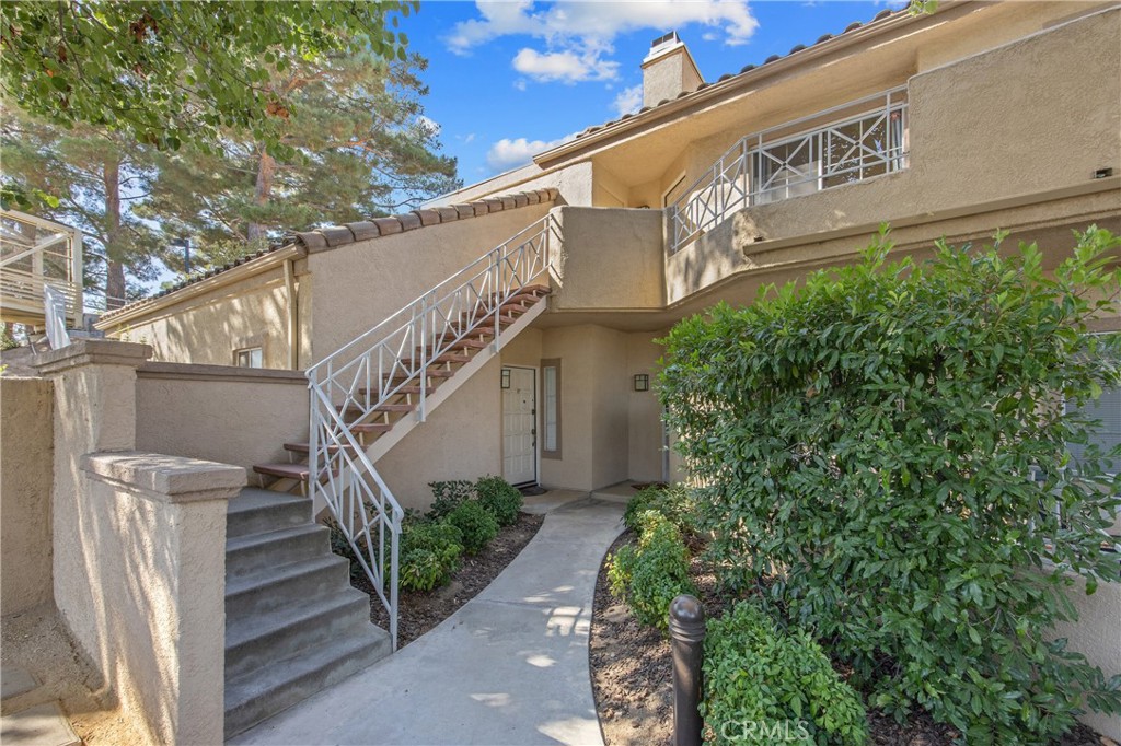 23933 Del Monte Drive, Valencia, CA 91355