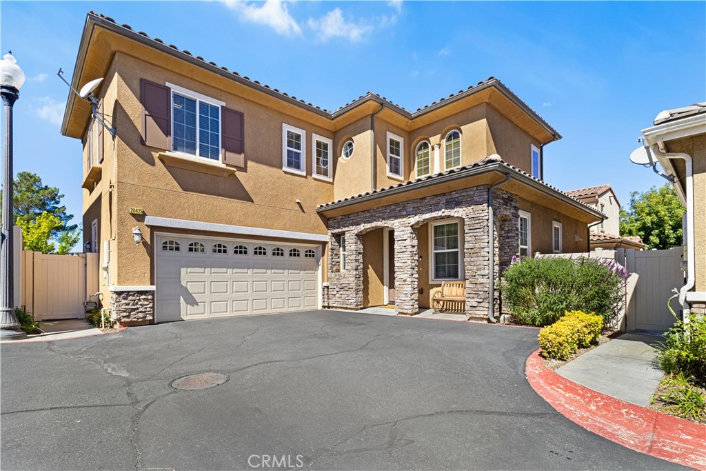 20425 Victory, Newhall, CA 91350