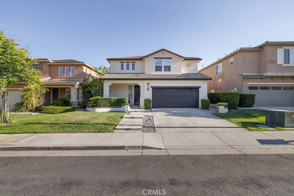 19924 Via Joyce Drive, Saugus, CA 91350
