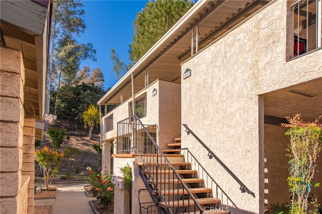 19828 Spanish Oak Drive, Newhall, CA 91321